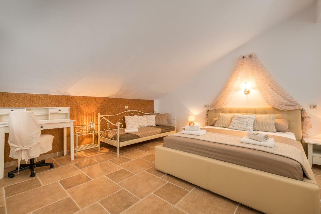 Holiday Home Harmony Žrnovnica Extérieur photo
